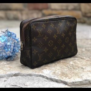 Louis Vuitton Trousse 23
